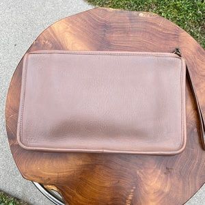 Coach vintage clutch slim wristlet - brown.
